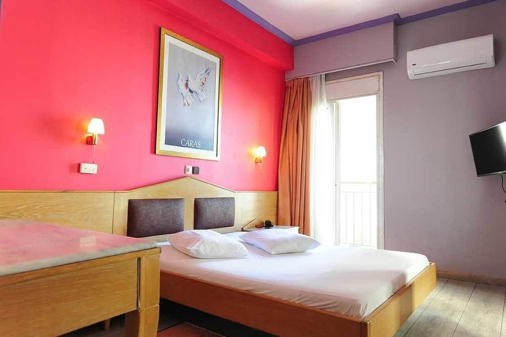 Eva Hotel Пирея Екстериор снимка