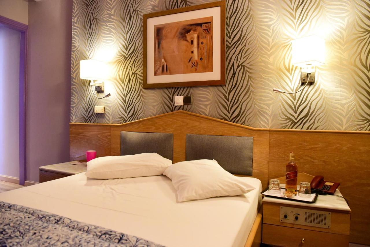 Eva Hotel Пирея Екстериор снимка