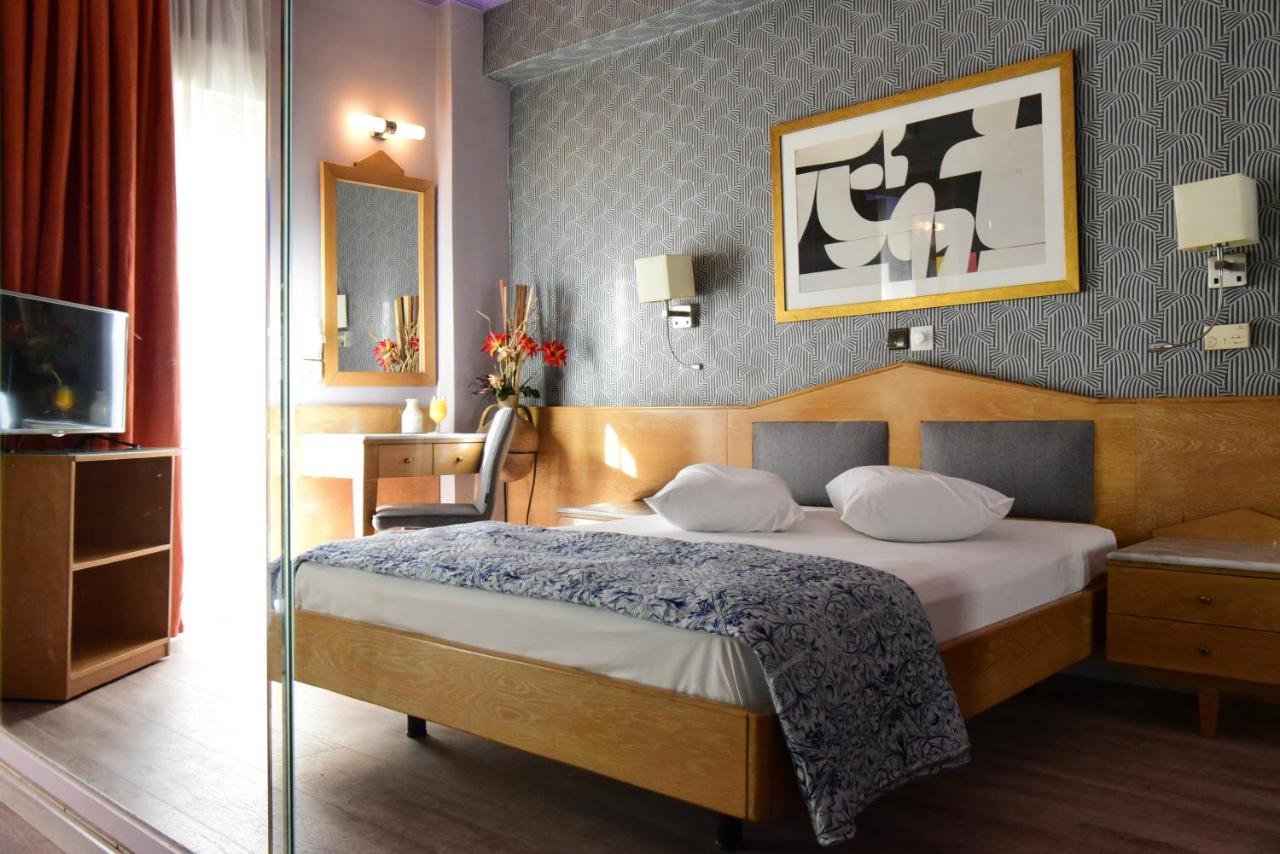 Eva Hotel Пирея Екстериор снимка