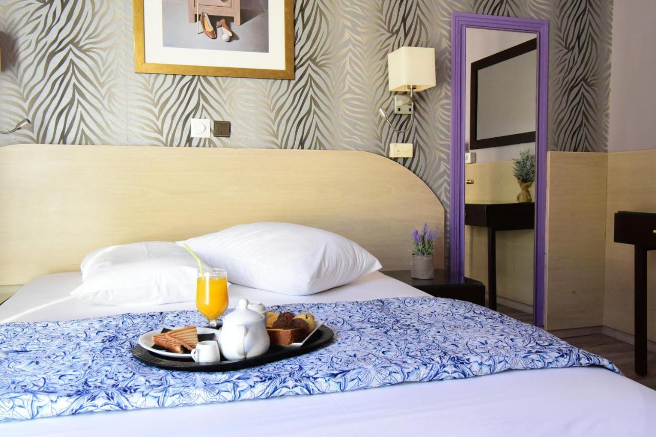 Eva Hotel Пирея Екстериор снимка